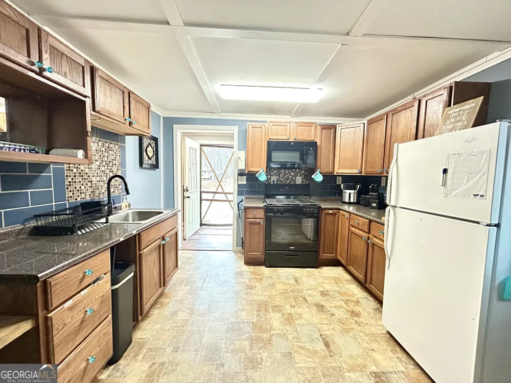 6 Grove LN Cleveland, GA 30528
