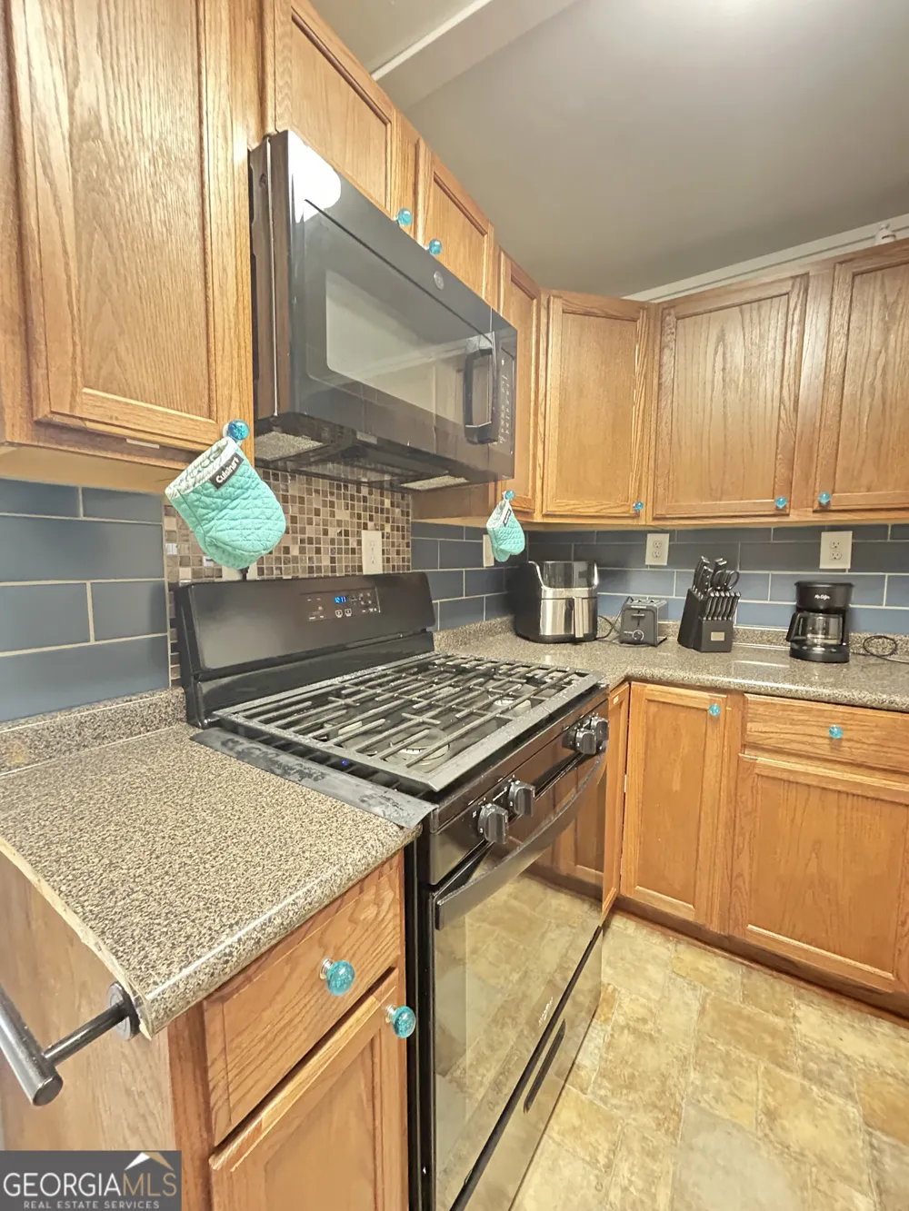 6 Grove LN Cleveland, GA 30528