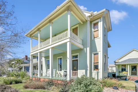316 W Strong Street