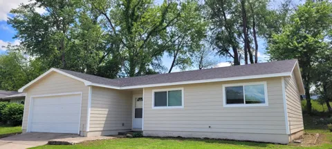 408 E 4th Place