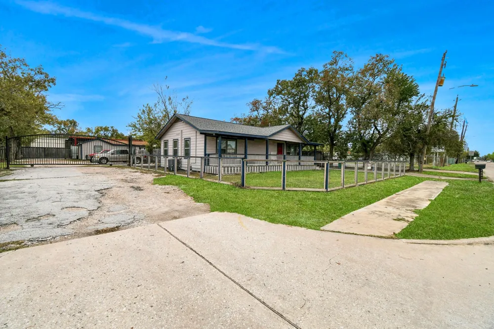 1008 Vista Road Pasadena, TX 77504