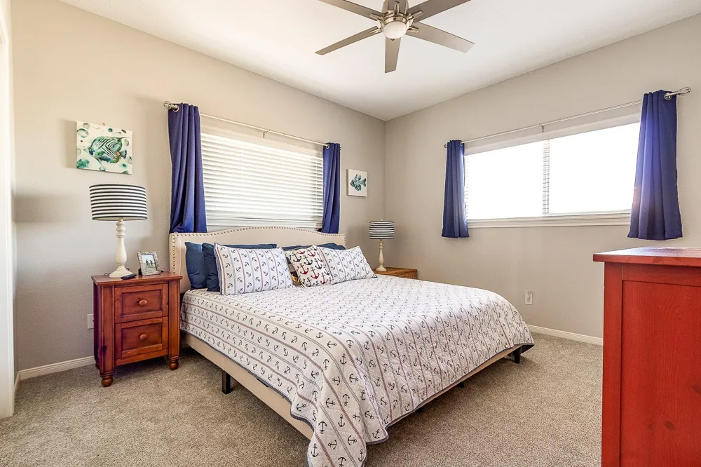 925 Tiki Drive Tiki Island, TX 77554