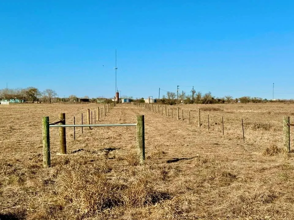 Private Road 2501 Ganado, TX 77962