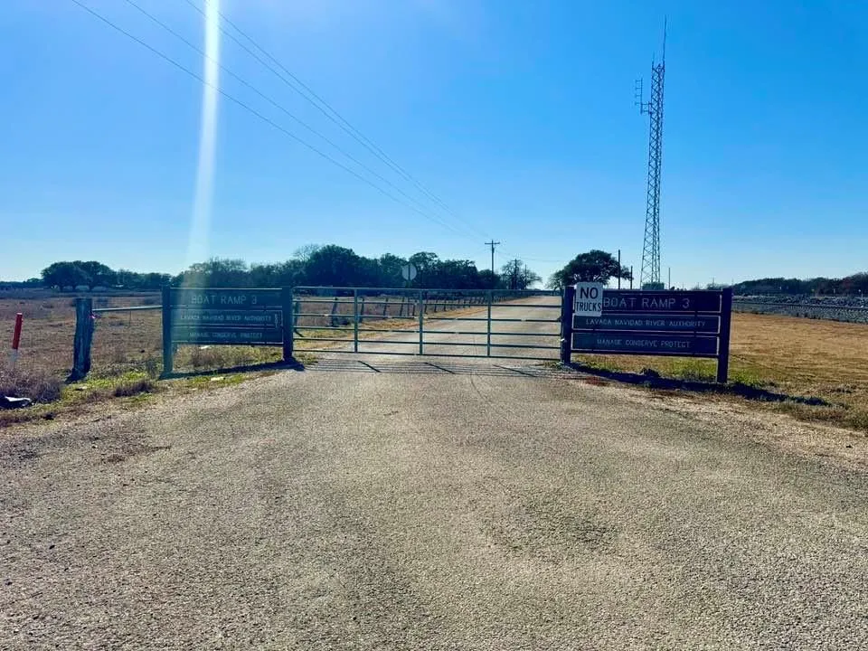 Private Road 2501 Ganado, TX 77962