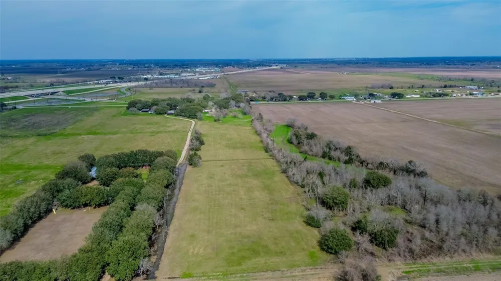 422 Fm 360 Road Beasley, TX 77417