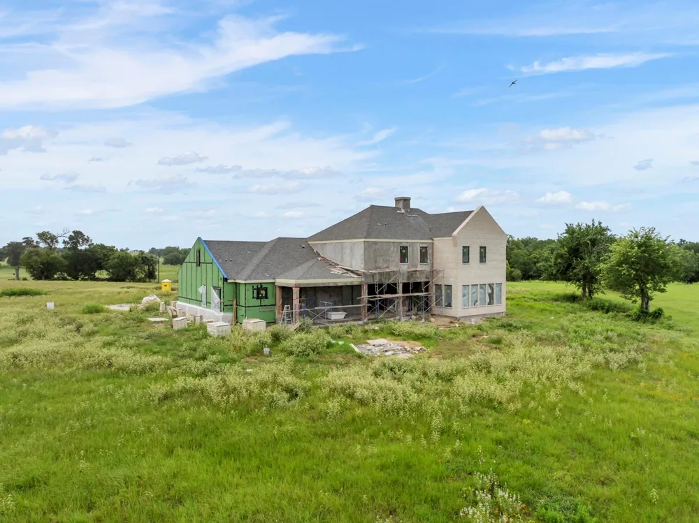 202 Blackberry Lane Washington, TX 77880