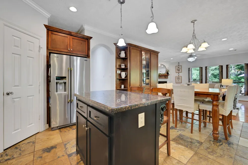 991 Kings Way Coldspring, TX 77331