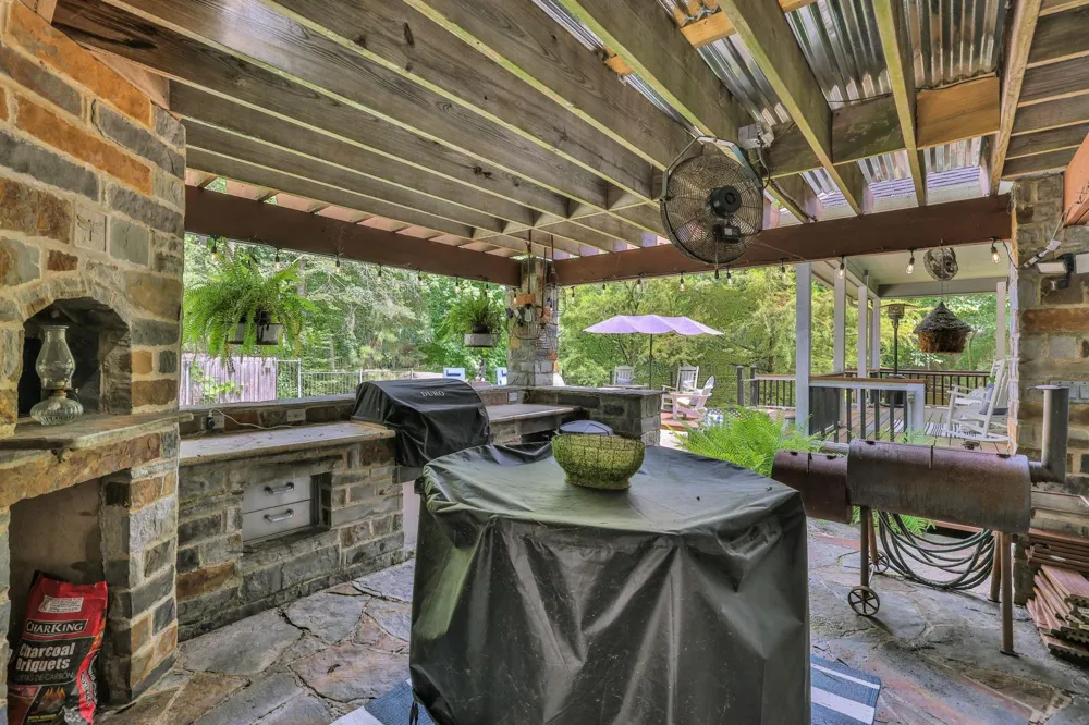 991 Kings Way Coldspring, TX 77331