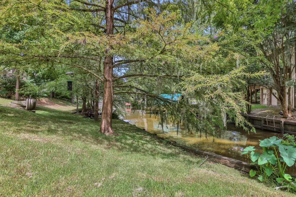 991 Kings Way Coldspring, TX 77331