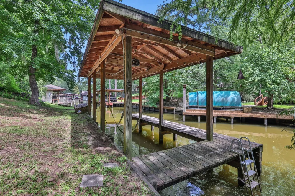 991 Kings Way Coldspring, TX 77331