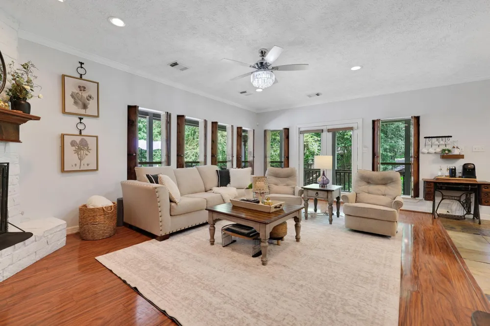 991 Kings Way Coldspring, TX 77331