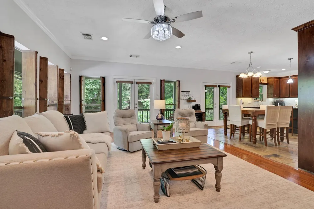 991 Kings Way Coldspring, TX 77331