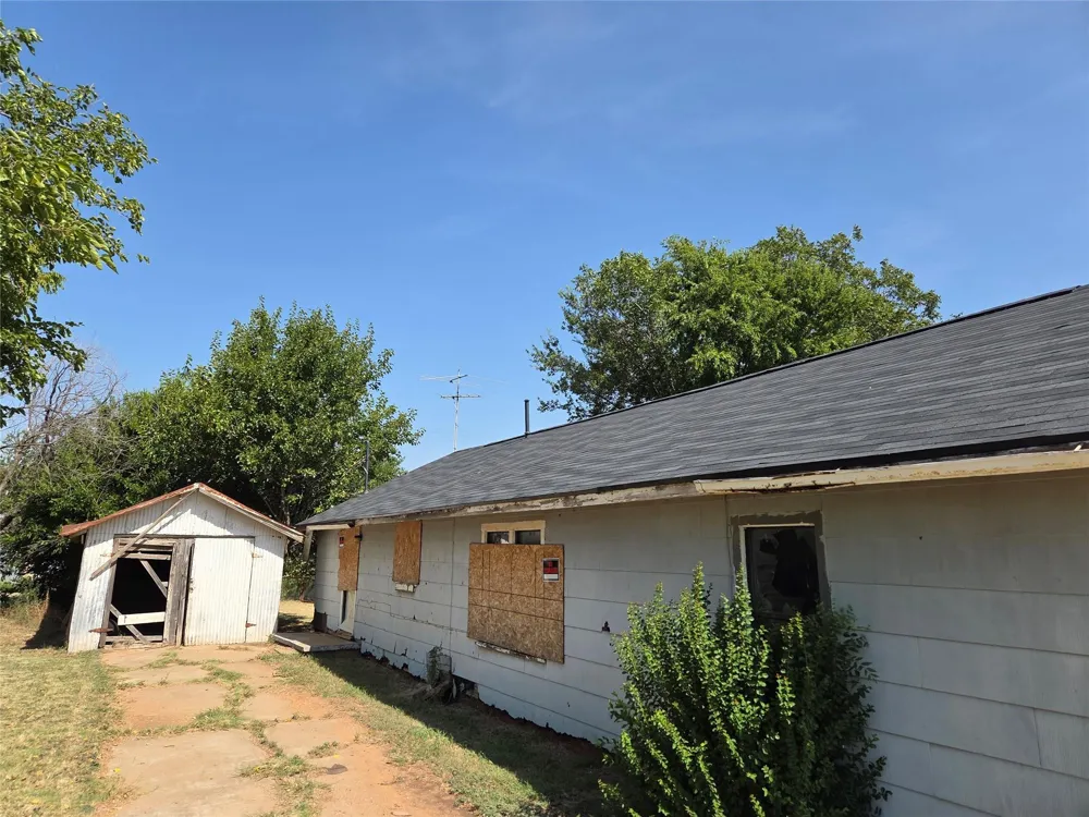503 Electra Street Electra, TX 76360