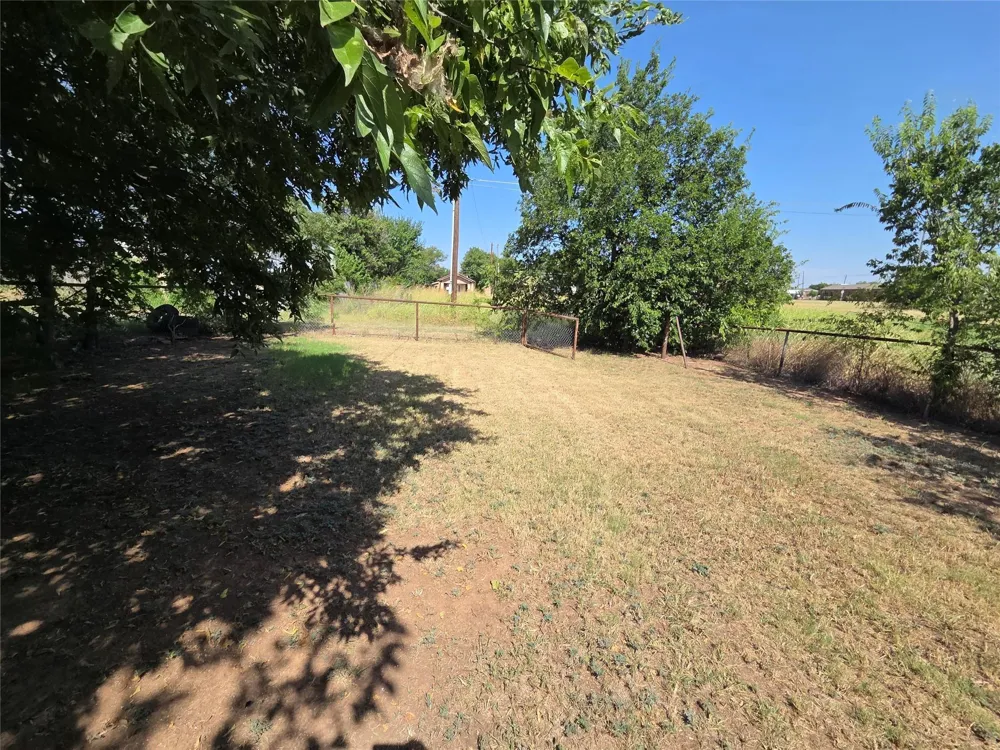 503 Electra Street Electra, TX 76360