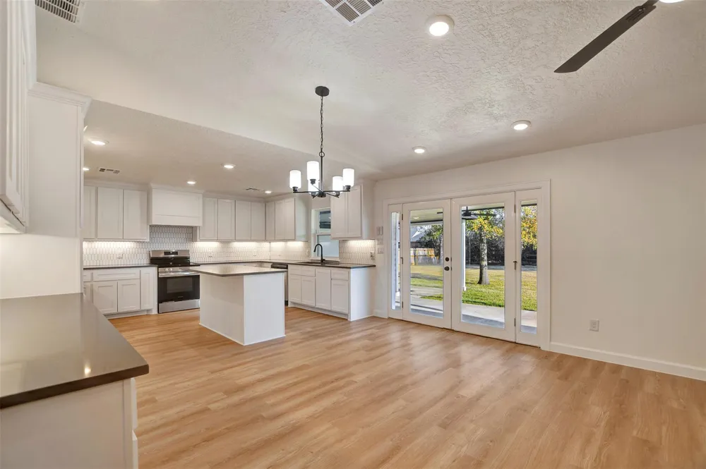 1211 Mere Drive Pinehurst, TX 77362