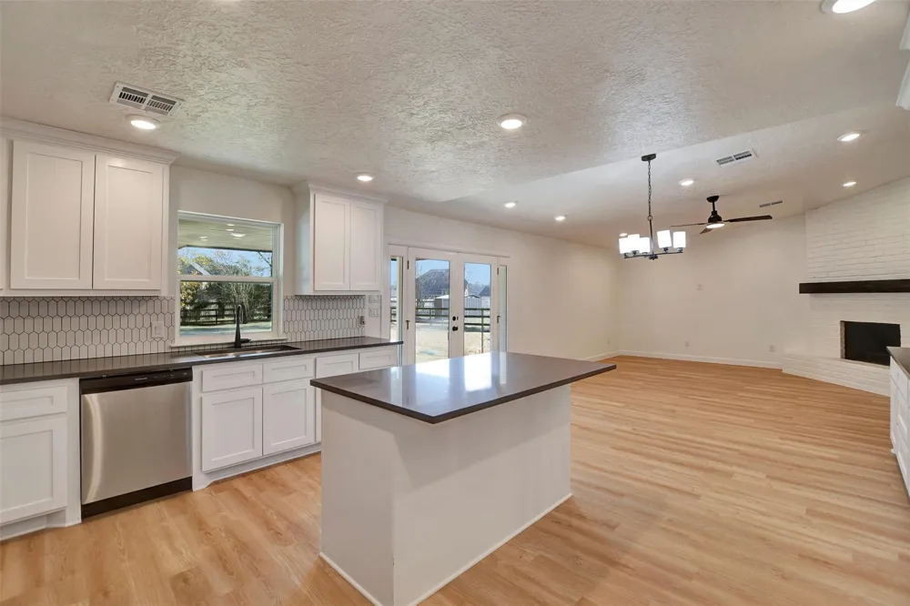 1211 Mere Drive Pinehurst, TX 77362