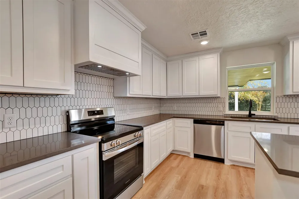 1211 Mere Drive Pinehurst, TX 77362