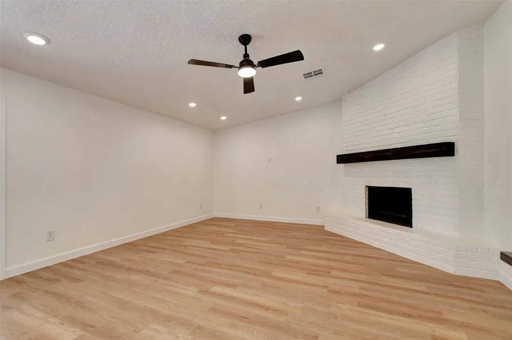 1211 Mere Drive Pinehurst, TX 77362