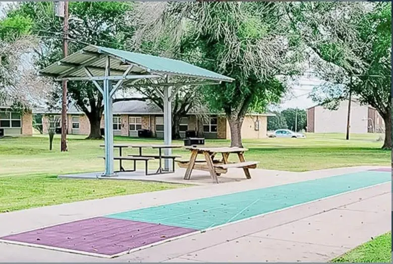 308 East Street Weimar, TX 78962