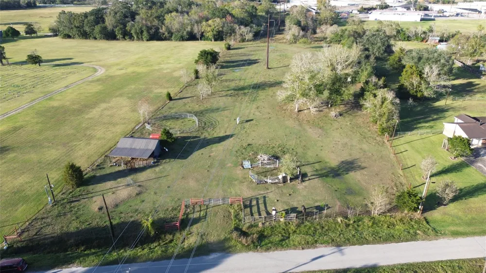 1006 Sinclair Street West Columbia, TX 77486