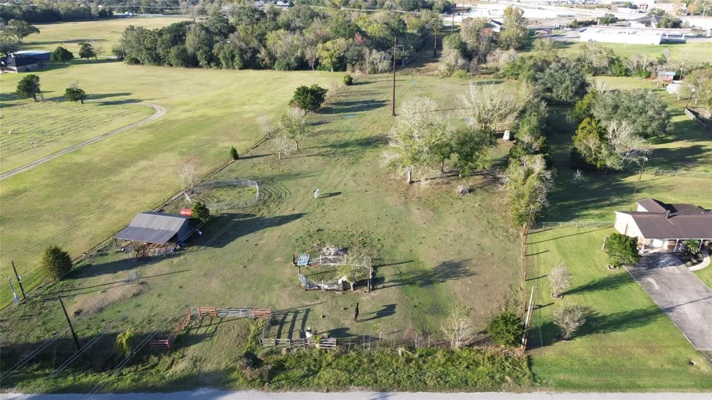 1006 Sinclair Street West Columbia, TX 77486