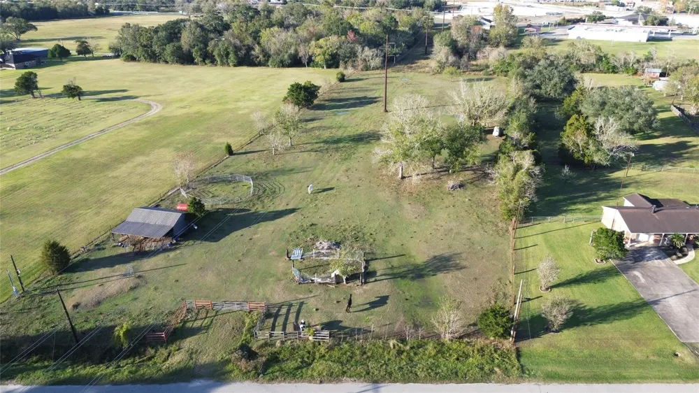 1006 Sinclair Street West Columbia, TX 77486