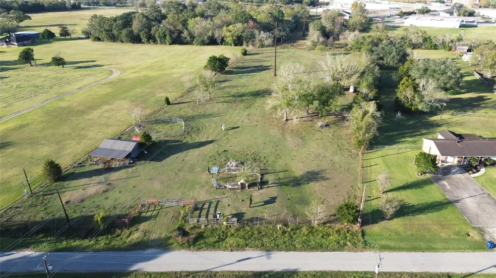 1006 Sinclair Street West Columbia, TX 77486