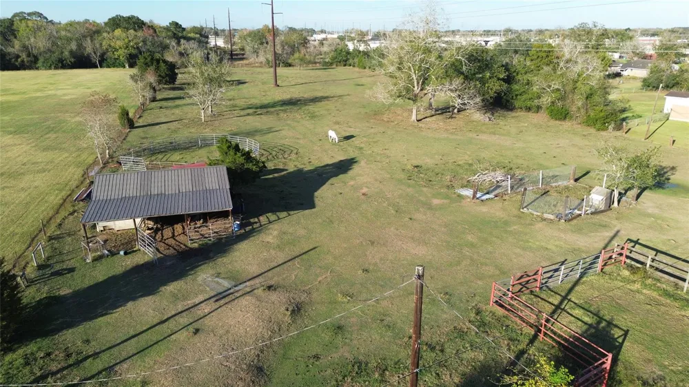 1006 Sinclair Street West Columbia, TX 77486