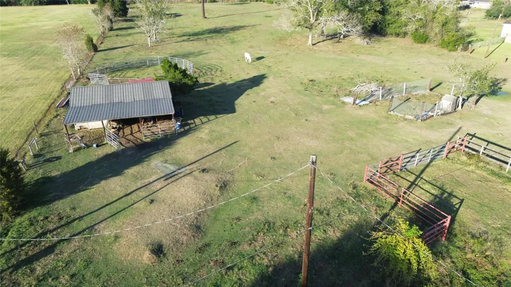 1006 Sinclair Street West Columbia, TX 77486