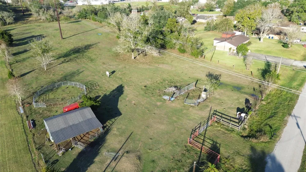 1006 Sinclair Street West Columbia, TX 77486