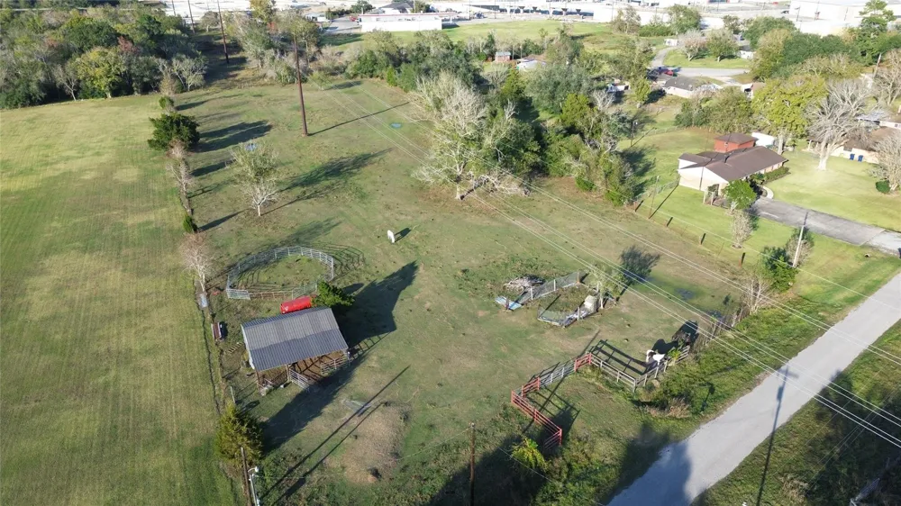 1006 Sinclair Street West Columbia, TX 77486