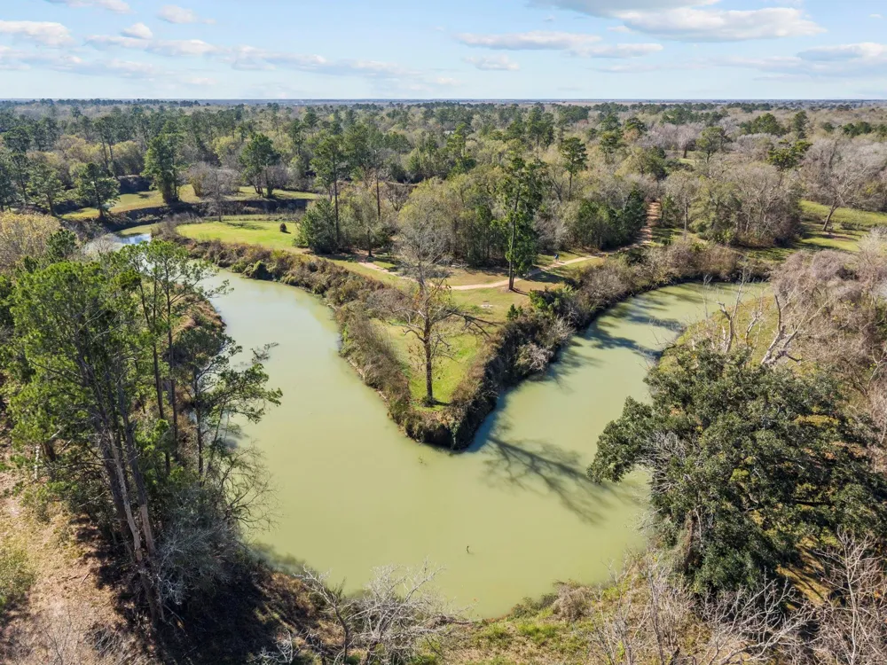 Highway 35 Alvin, TX 77511