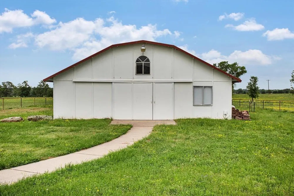 24600 Nine Bar Road Hempstead, TX 77445