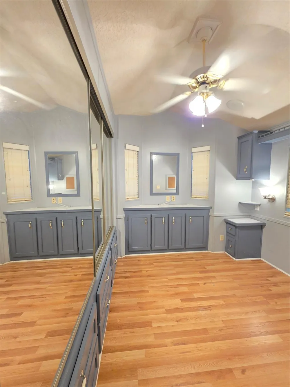 5 Saint Charles Bay Drive Rockport, TX 78382