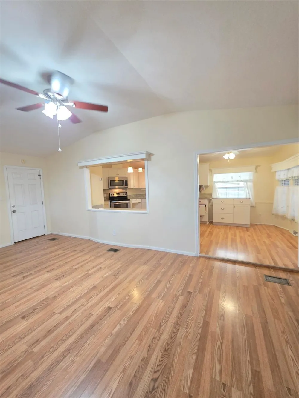 5 Saint Charles Bay Drive Rockport, TX 78382