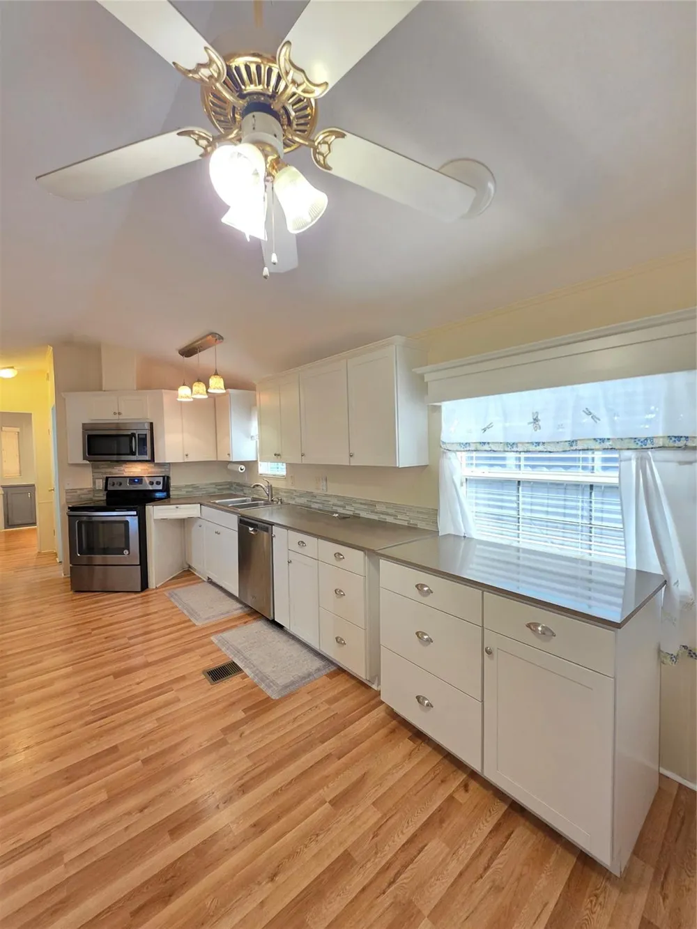 5 Saint Charles Bay Drive Rockport, TX 78382