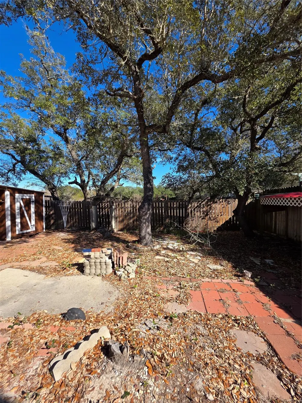 5 Saint Charles Bay Drive Rockport, TX 78382