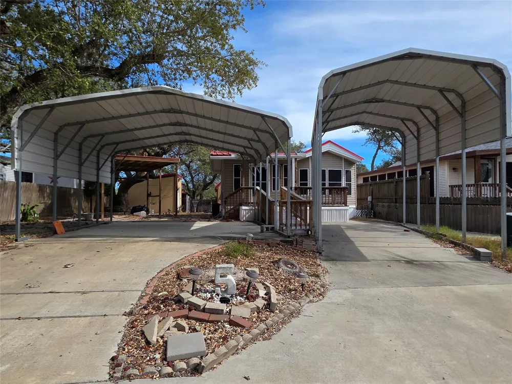 5 Saint Charles Bay Drive Rockport, TX 78382
