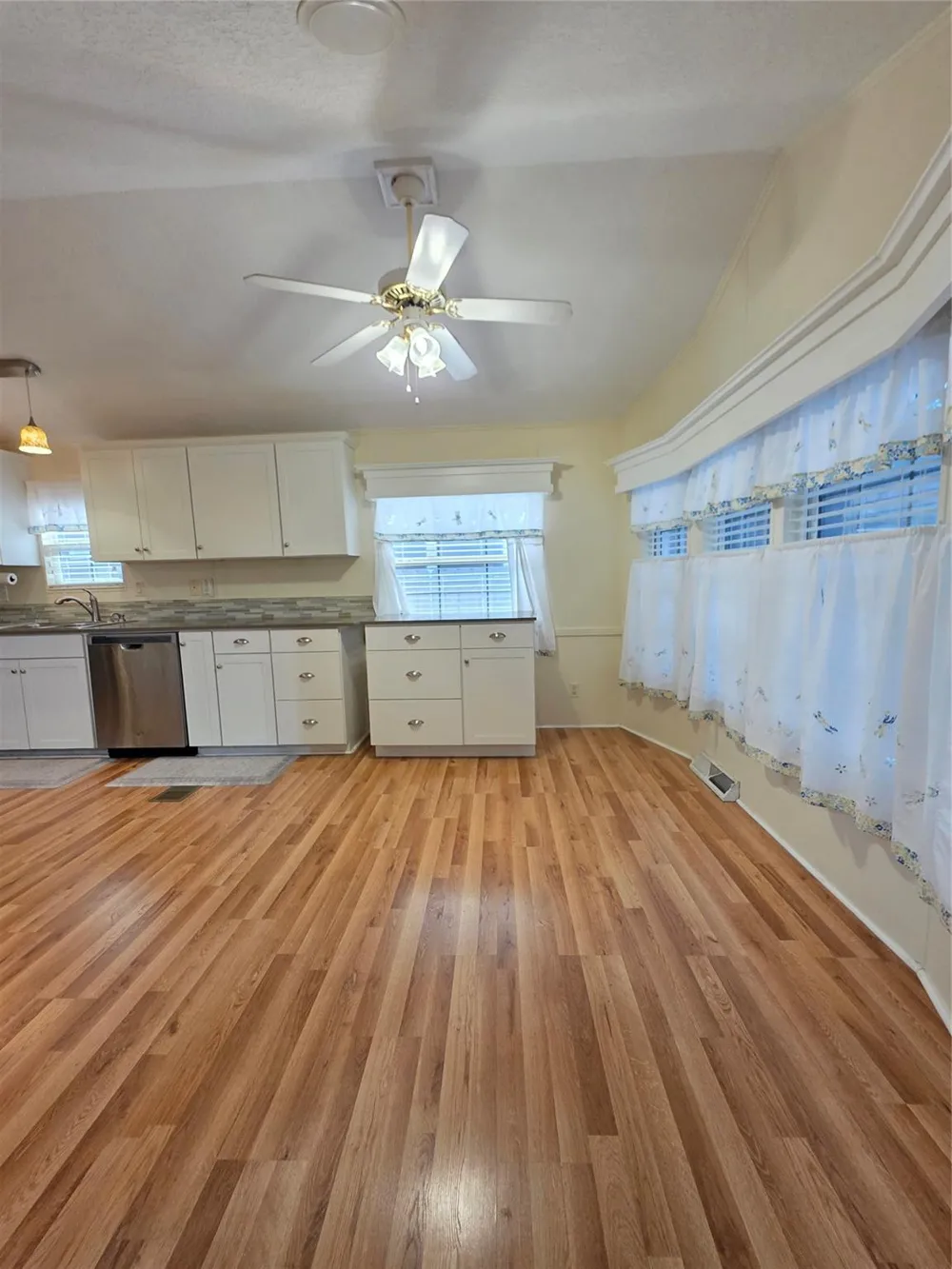 5 Saint Charles Bay Drive Rockport, TX 78382