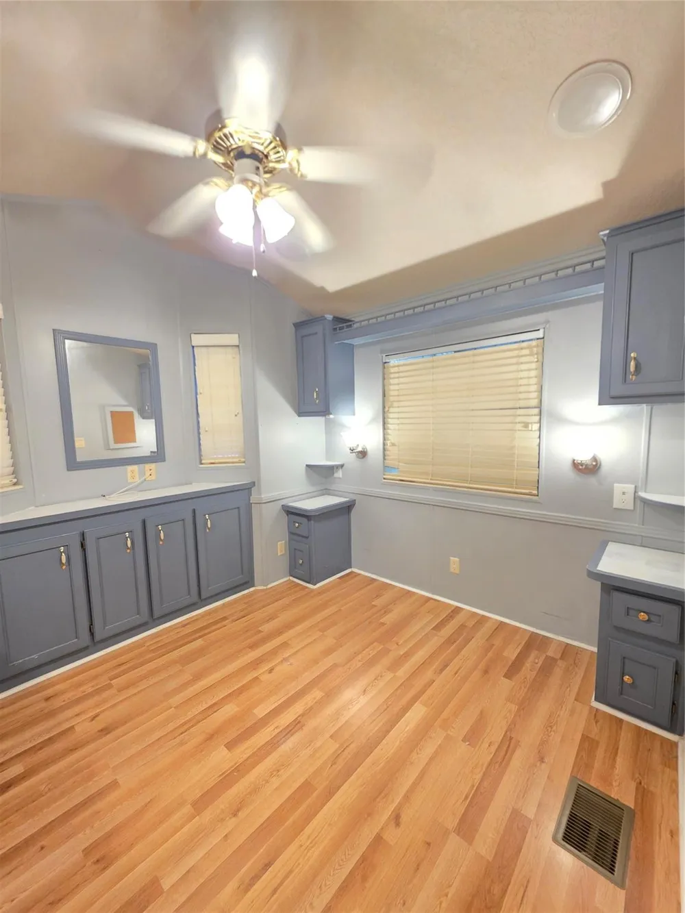 5 Saint Charles Bay Drive Rockport, TX 78382