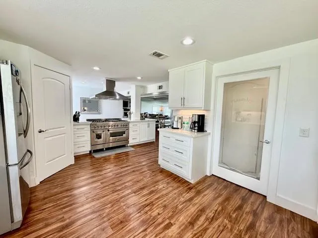 16 Trout Street Palacios, TX 77465