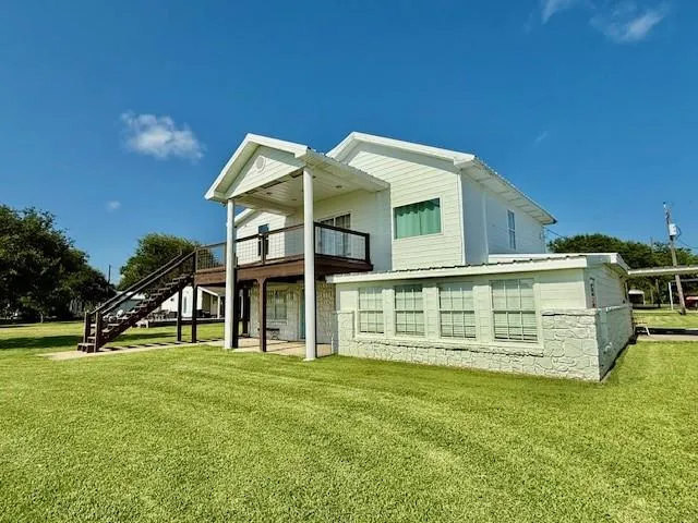 16 Trout Street Palacios, TX 77465
