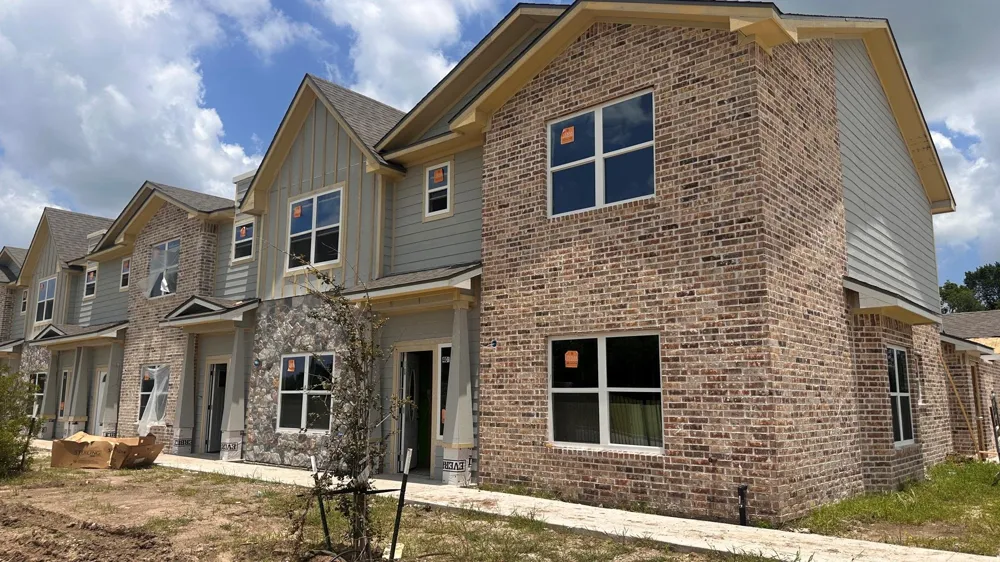 500 Legacy #403 Alvin, TX 77511