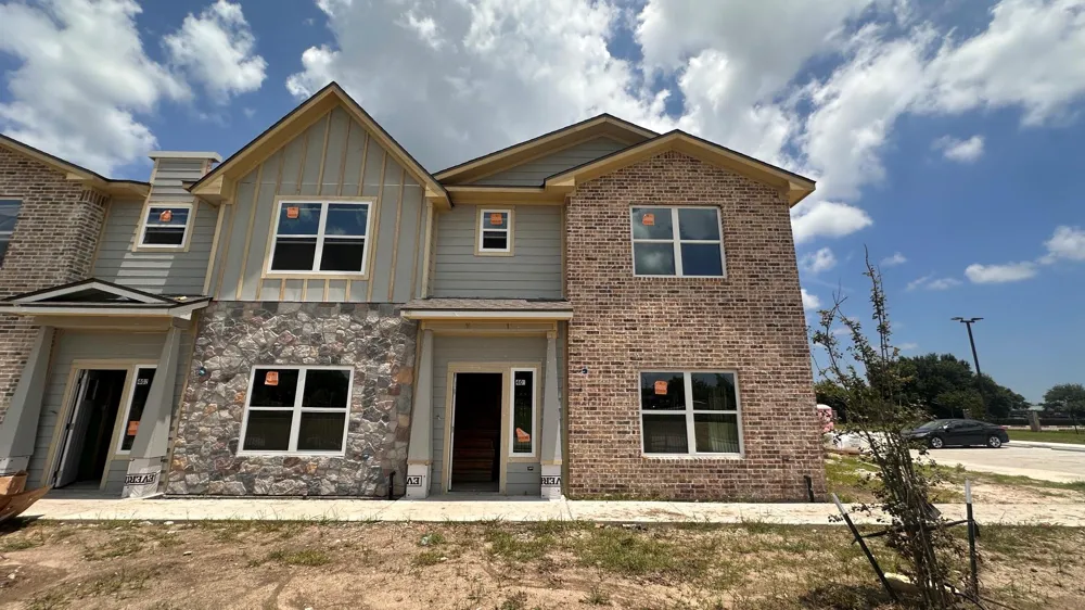 500 Legacy #403 Alvin, TX 77511