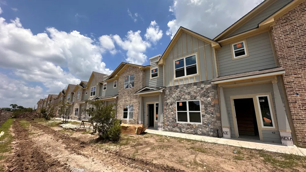 500 Legacy #403 Alvin, TX 77511