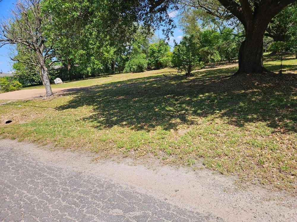 2331 64th Street Port Arthur, TX 77640