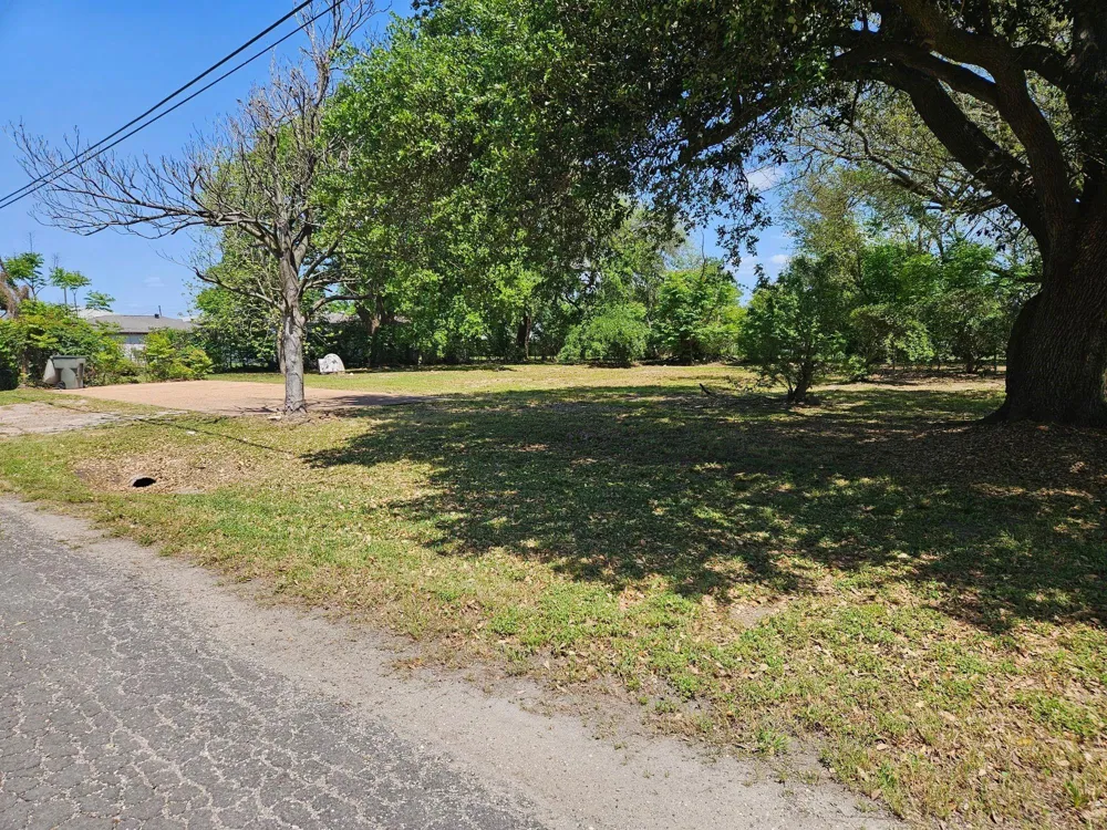 2331 64th Street Port Arthur, TX 77640