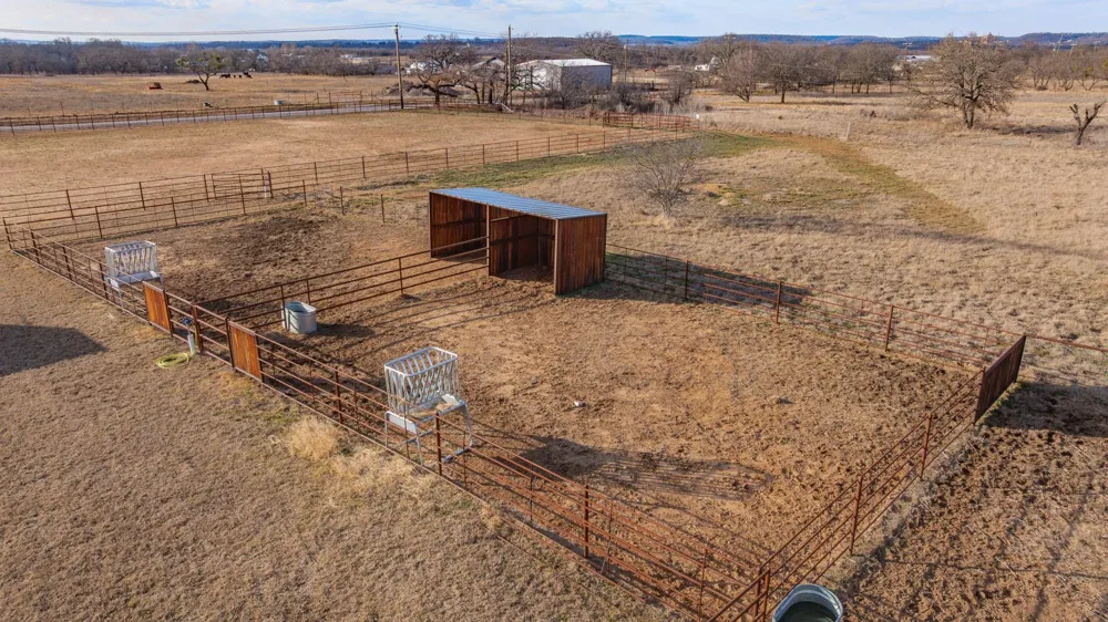 1193 Withers Road Mineral Wells, TX 76067