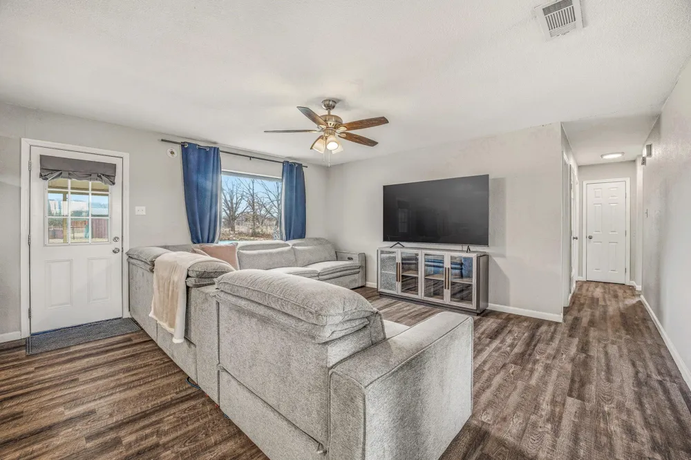 1193 Withers Road Mineral Wells, TX 76067