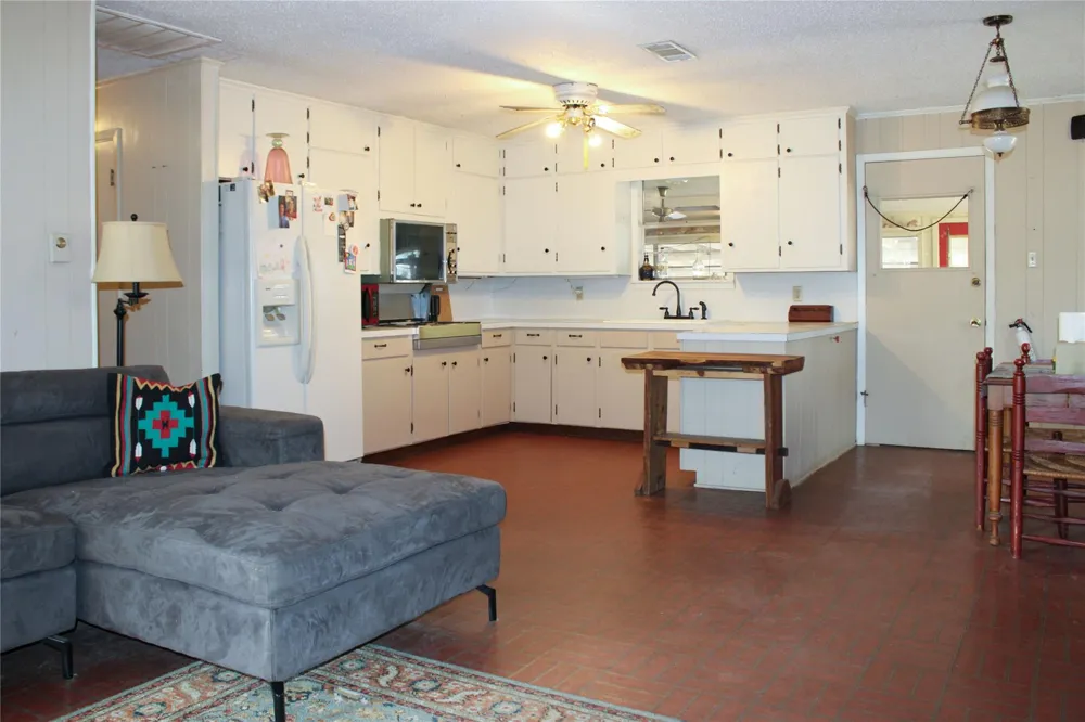 2801 State Highway 11 W Pittsburg, TX 75686